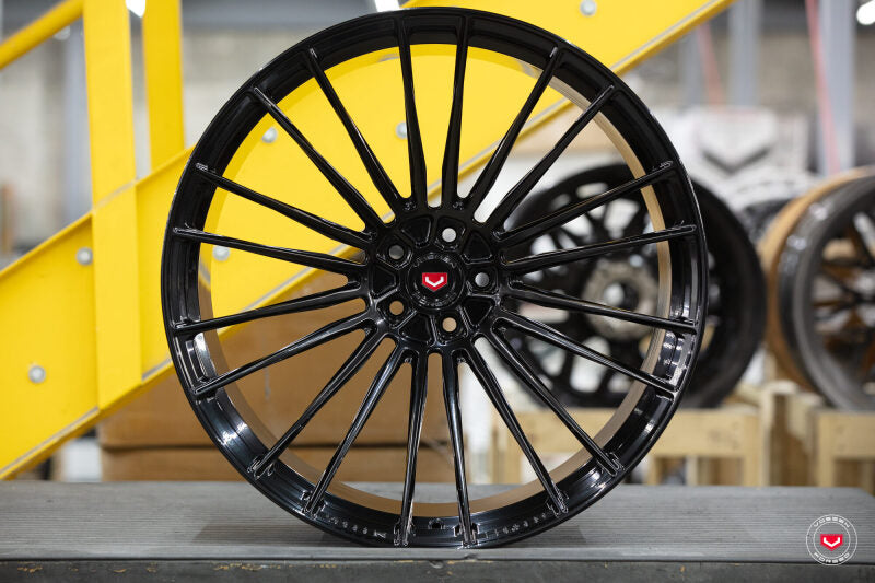 Vossen S17-04 21x11 / 5x112 / ET50 / 66.5 - Gloss Black w/ Brickell Bronze Shield Wheel