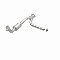 MagnaFlow Direct Fit Catalytic Converter 05-06 Lincoln Navigator 5.4L w/ 3in Main Piping