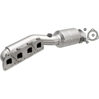 MagnaFlow Direct Fit Catalytic Converter 02-04 Volkswagen Passat 4.0L