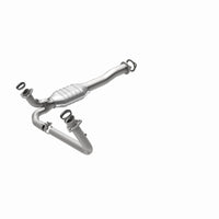 MagnaFlow Direct Fit Catalytic Converter California Grade 96-99 GM K/C 1500/2500 5.0L V8/4.3L V6
