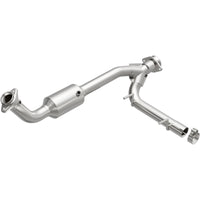 MagnaFlow Direct Fit Catalytic Converter 05-06 Lincoln Navigator 5.4L w/ 3in Main Piping