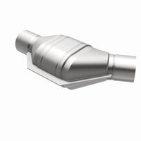 MagnaFlow Universal Catalytic Converter 2.25in Inlet/Outlet Angled Offset/Center Calif OBDII