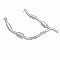 MagnaFlow Direct Fit Catalytic Converter OEM 07-08 Ford E-150