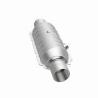 MagnaFlow Universal Catalytic Converter 2.50 OEM Angled O2