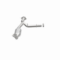 MagnaFlow Direct Fit Catalytic Converter 03-05 Ford Expedition/05-06 Lincoln Navigator 5.4L P/S