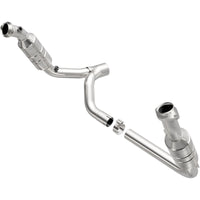 MagnaFlow Direct Fit Catalytic Converter 2006 Dodge RAM 1500 Pickup 5.7L Solid Front Axle