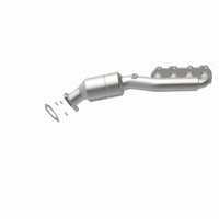 MagnaFlow Direct Fit Catalytic Converter 02-04 Volkswagen Passat 4.0L