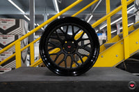 Vossen GEN-01 3pc 21x10.5 / 5x132 / ET18 / 66.56 - Satin Blk Ctr / Gloss Blk Outer Wheel