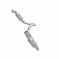 MagnaFlow Direct Fit Catalytic Converter 2006 Dodge RAM 1500 Pickup 5.7L Solid Front Axle